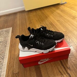 NIKE RYZ 365 SNEAKERS | RUNNING SHOES